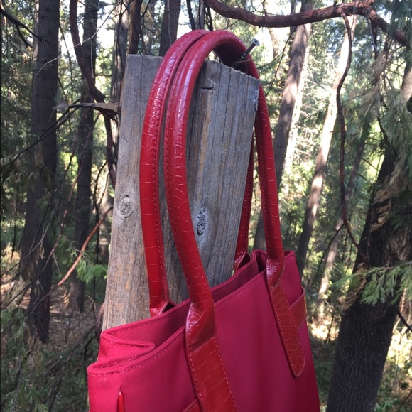 Cherry red  canvas ,Structured handle nylon  vintage nylon  vintage shoulder bag - Picture 7 of 16